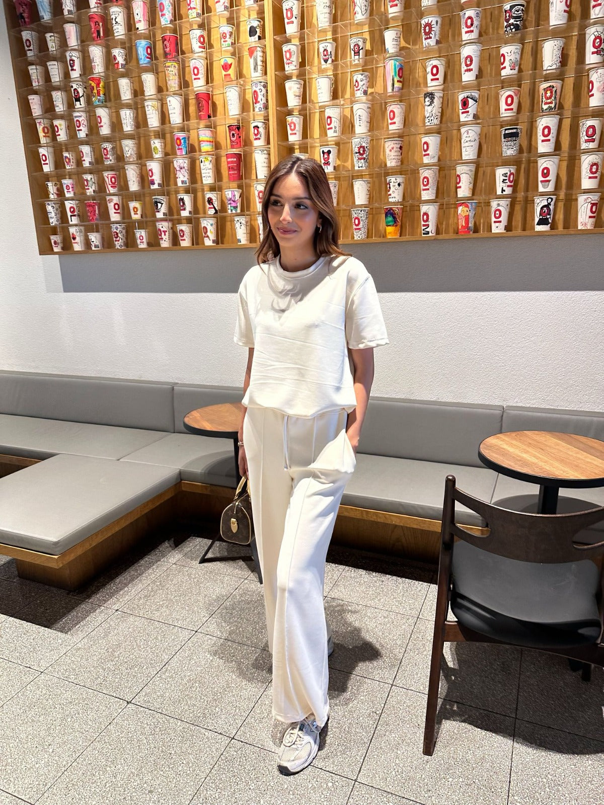 Ekru Renk T-Shirt Pantolon Takım