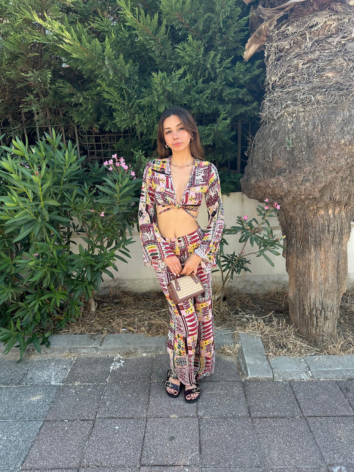 CherryLane Renkli Etnik Desenli Bohem Stil Yazlık Takım – İspanyol Kol Crop Üst ve Salaş Pantolon